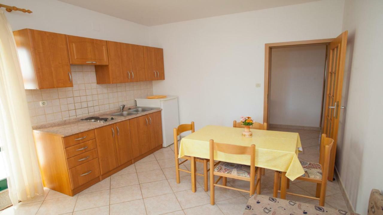 Apartments Basaca Pag Town Exterior photo
